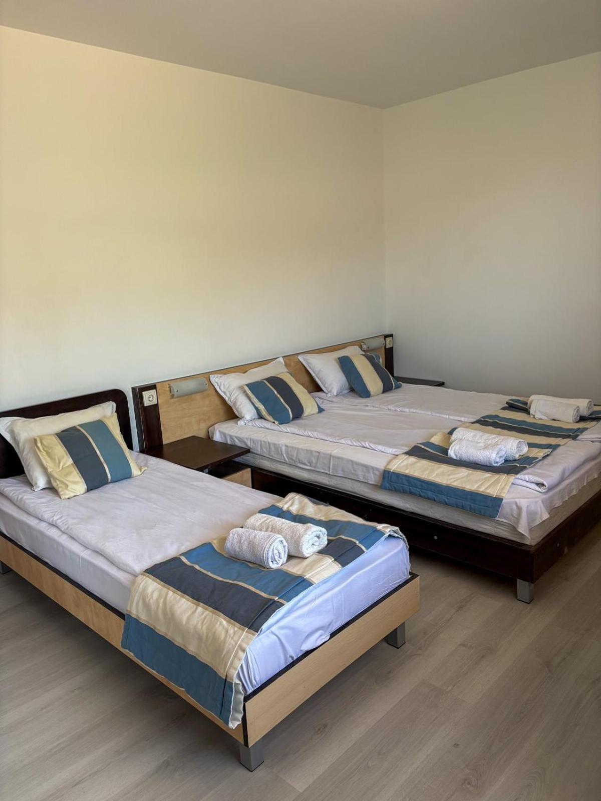 Marianas Guesthouse ออบซอร์ ภายนอก รูปภาพ